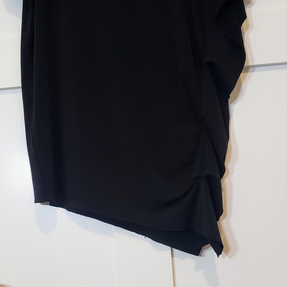 Chico's Side Ruched Black Stretch Tunic Short Sleeve Asymetrical Raw Hem Size 2 - Picture 3 of 13
